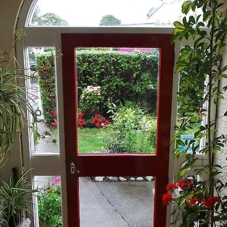 Inishmore House 3*